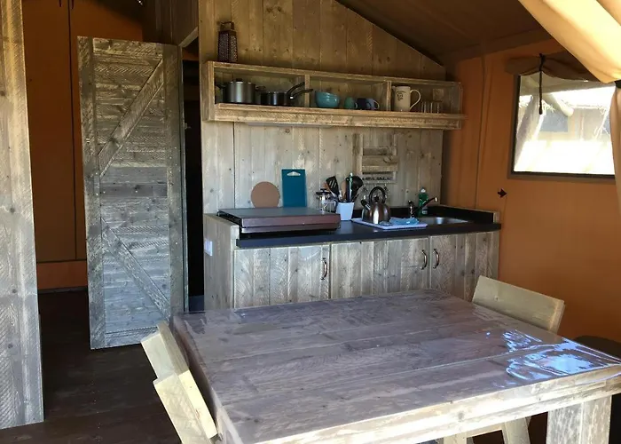 Glamping Suzanne Kemping *